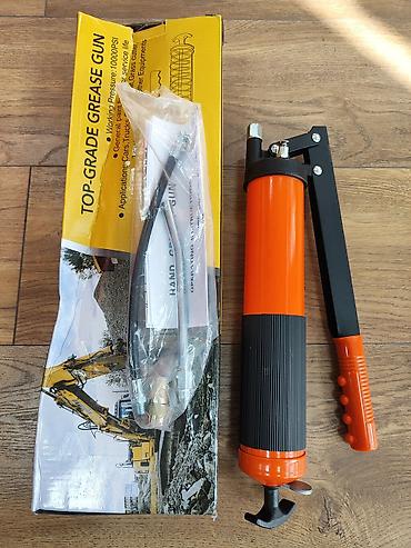 Автохимия: Ручной шприц для смазки (Grease Gun) с рычагом. Особенности: - — 1