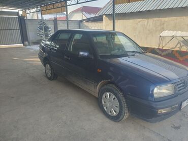 Volkswagen: Volkswagen Vento: 1995 г., 1.8 л, Механика, Бензин, Седан