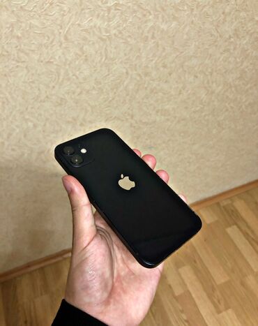 Apple iPhone: IPhone 12, 128 GB, Qara, Face ID