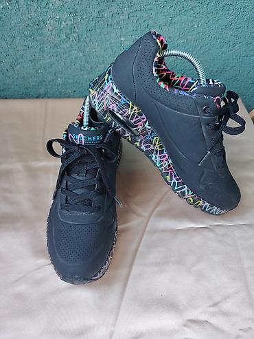 tn 3 gray: Skechers teniske patike – model sa zračnim jastukom i šarenim — 3