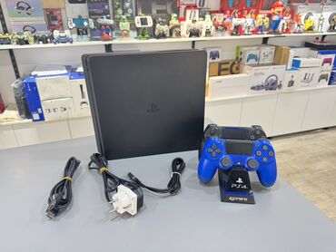 наушник бу: Sony PlayStation 4 Slim (черная) Комплектация на фото: - консоль PS4