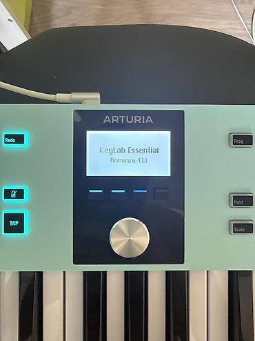 Синтезаторы: Arturia KeyLab Essential 61 mk3 Aquamarine — лучший универсальный — 4