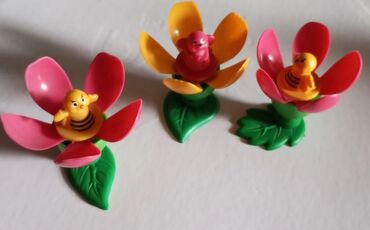 Oyuncaqlar: 1995 çi ilə aid qədimi kinder puzzle oyuncaqlar.Yeddi ədəddir.İdeal — 13