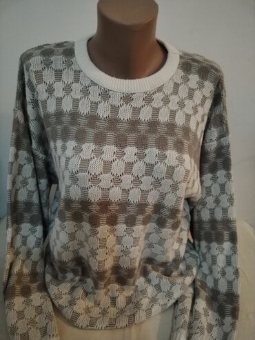 L (EU 40), XL (EU 42)