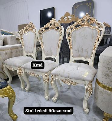Stullar: Klassik üslubda dekorativ oymalarla işlənmiş yemək stulları. - Rəng — 1