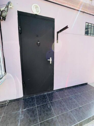 Uzunmüddətli kirayə mənzillər: 28 may, Heydər Əliyev sarayının yanında, 2 mərtəbəli binanın 1-ci — 5