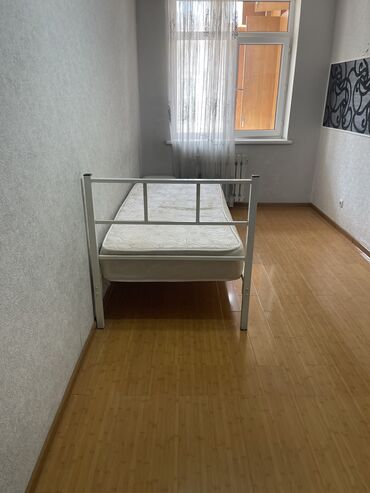 Односпальные кровати: Продаётся кровать состояние хорошие