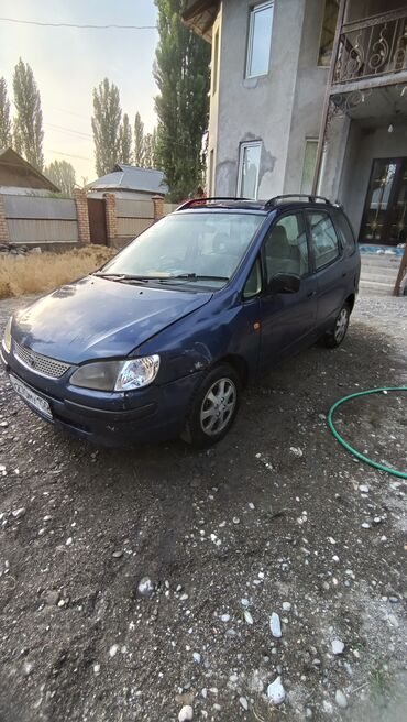 Toyota: Toyota Corolla Verso: 1997 г., 1.6 л, Автомат, Бензин, Универсал