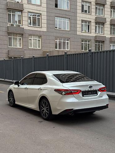 Toyota: Toyota Camry: 2023 г., 2.5 л, Автомат, Гибрид, Седан — 4