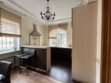 Долгосрочная аренда домов: 175 м², 5 комнат — 9