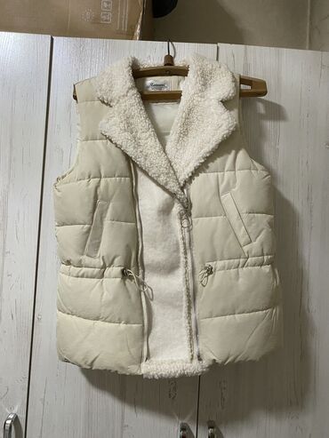 утепленная зимняя куртка: Утепленный, Тканевый, Осень-весна, Короткая модель