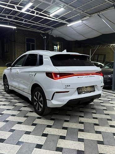 BYD: BYD E2: 2025 г., Автомат, Электромобиль, Хэтчбэк — 3