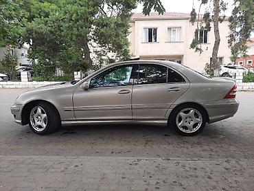 kohnə maşın bazarı: Mercedes-Benz C-Class: 2.5 l | 2006 il Sedan — 5