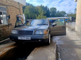 Mercedes-Benz: Mercedes-Benz 220: 2.2 l | 1993 il Sedan — 1