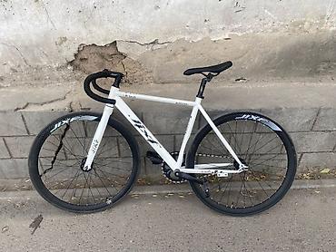 Фикс-байк (single speed) на жёсткой алюминиевой раме с горизонтальными