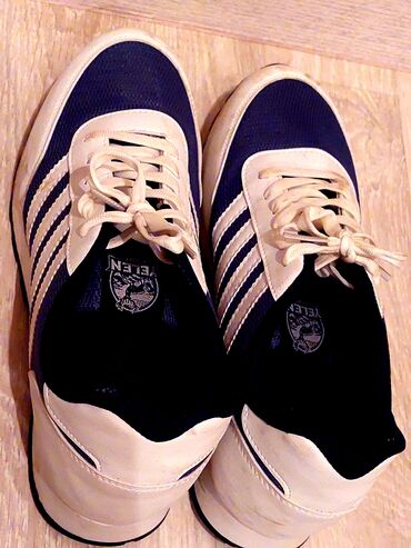 Krasofkalar və idman ayaqqabıları: Yelen krassovkası. Teze kimidir. 42 razmerdir. Baha alınıb 9 manat -da lalafo.az — 8 Krasofkalar və idman ayaqqabıları: Yelen krassovkası. Teze kimidir. 42 razmerdir. Baha alınıb 9 manat — 8