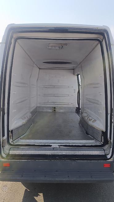 полу присеп: Рефрижераторный фургон Mercedes‑Benz Sprinter с изотермическим кузовом — 10