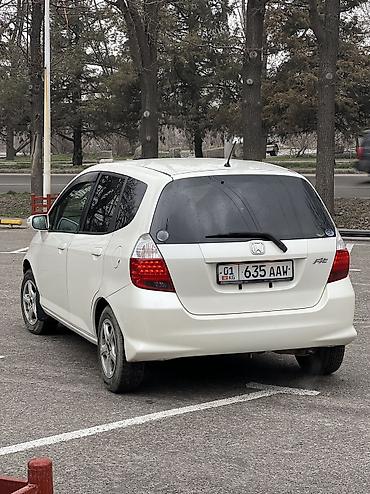 Honda: Honda Fit: 2005 г., 1.3 л, Вариатор, Бензин, Седан — 3