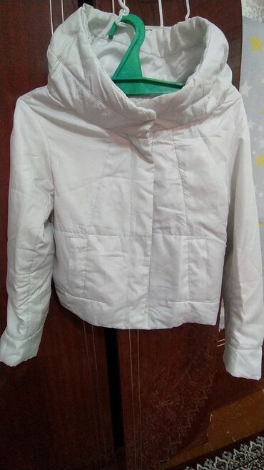 1 объявлений | lalafo.kg: Женская куртка M (38), цвет - Белый