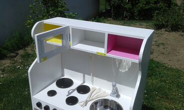 Ostali dečiji nameštaj: Dečija drvena kuhinja za igru – ručno izrađena, stabilna i bogato — 4