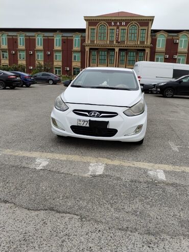 masin alqi satqisi: Hyundai Accent: 1.4 l | 2011 il Sedan