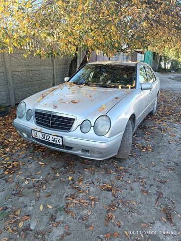 машины в аварийном состоянии: Mercedes-Benz E-Class: 2000 г., 2.6 л, Механика, Бензин, Седан