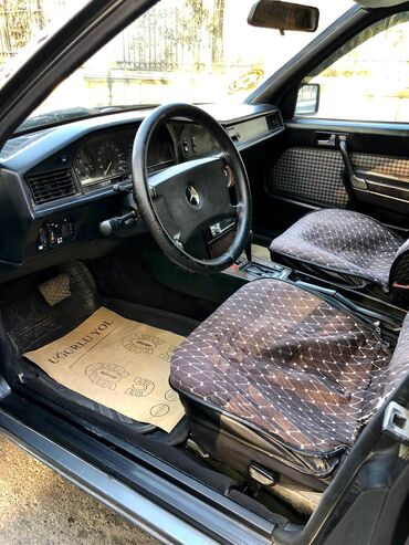 Mercedes-Benz: Mercedes-Benz 190: 2 l | 1990 il Sedan — 17