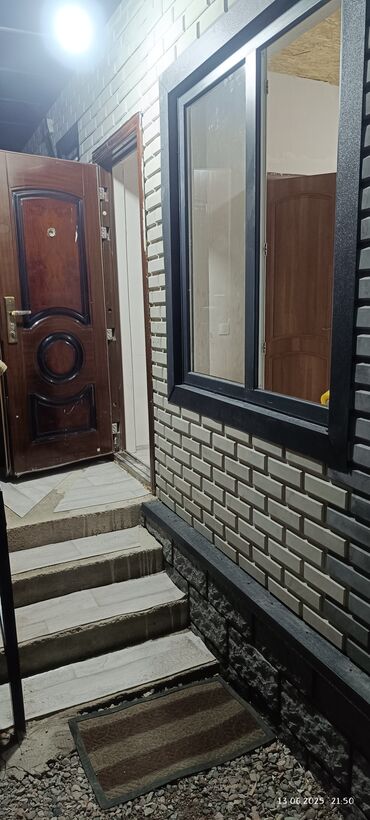 коммерческая помещения: 30 м², 2 комнаты, Бронированные двери, Балкон застеклен, Забор, огорожен