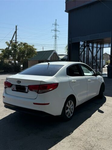 купить машину в рассрочку: Kia Rio: 2015 г., 1.6 л, Автомат, Бензин, Седан