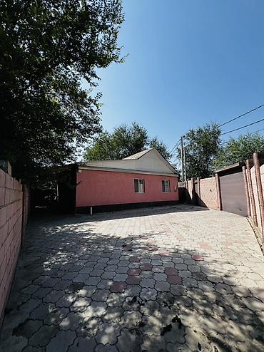 Продажа коттеджей и домов: Дом с участком и внутренним благоустройством. - Территория: забор по — 11