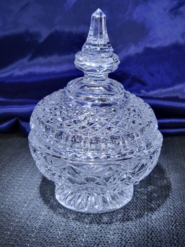 Ostalo posuđe: Kristalna nova posuda za secer iz 70,80ih. Kristalna posuda,pun — 2