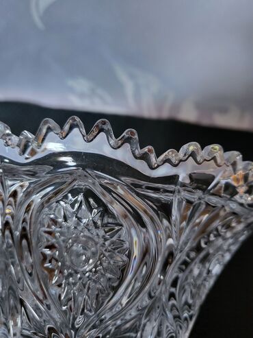 Činije: Cinija,bombonijera nova kristalna iz 70ih. Nova cinija,sve na njoj — 9