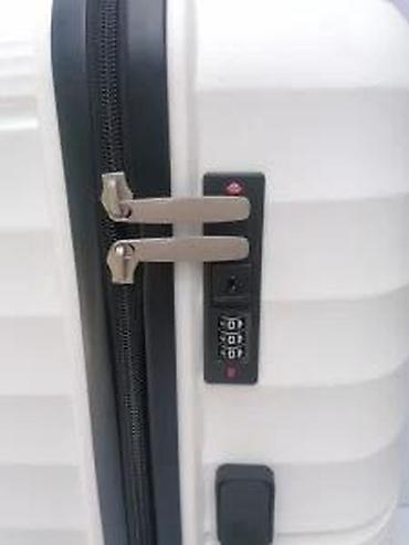 Putni koferi i torbe: Tvrdi kofer na točkiće – beli, moderno reljefno kućište - Materijal — 16