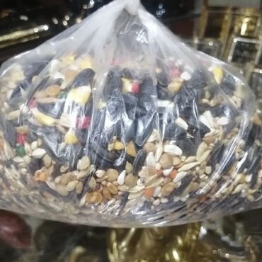 Dovşanlar: Dovşan yemləri Sadə və vitaminli topdan qiyməti Sadə yem 1.50azn — 9