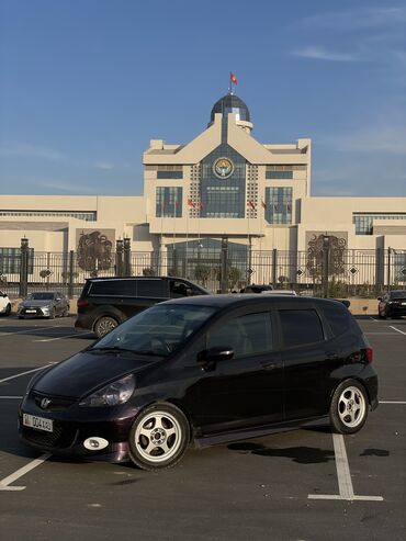 Honda: Honda Fit: 2002 г., 1.5 л, Вариатор, Бензин, Хэтчбэк — 18