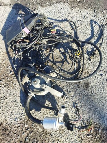 Другой транспорт: Продаю электро компрессор, стоп фонарики для газель, канистры, шины — 17