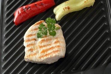 Ostali kuhinjski aparati: Tehnički detalji Opšte Vrsta aparata Kontaktni gril Materijal ploča — 7