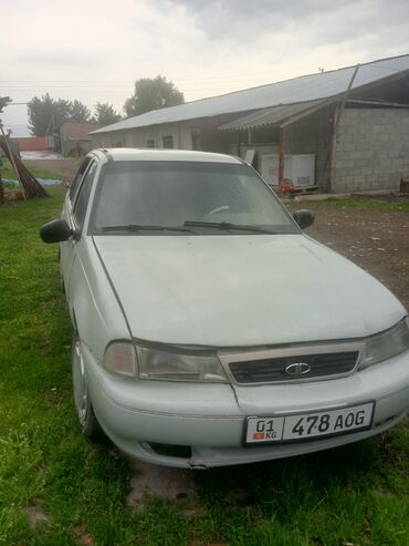 Daewoo: Daewoo Nexia: 2000 г., 1.5 л, Механика, Бензин, Седан