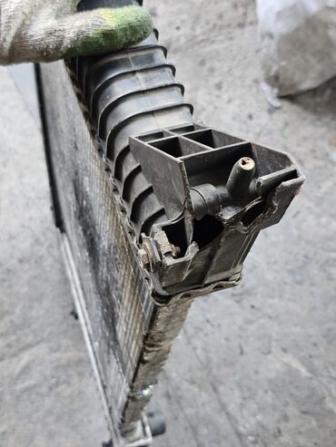 Радиаторы: НА ЗАПЧАСТИ! ПРОБИТ БАЧОК с заливной горловиной (СМ ФОТО) Радиатор — 8