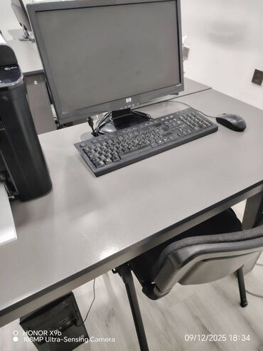 Masaüstü kompüterlər və iş stansiyaları: Masaüstü kompüterlər işləkdir. 6 ədəd PC, 6 ədəd monitor, 6 ədəd — 1