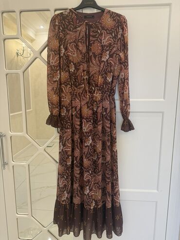 женские халаты с капюшоном: Qadın donu – bohem üslubda, uzun - Rəng/print: qəhvəyi fon üzərində