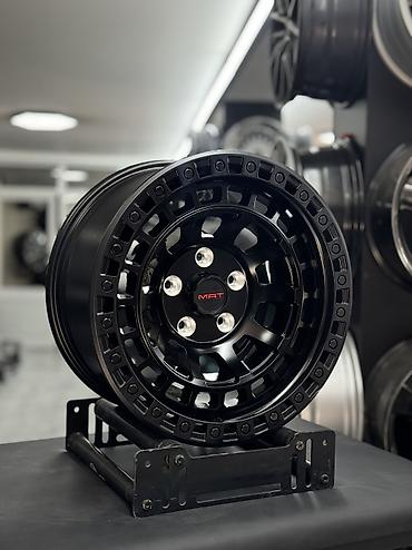 15 disk type 1: Диски R 17 Комплект, отверстий - 5, Новый — 3