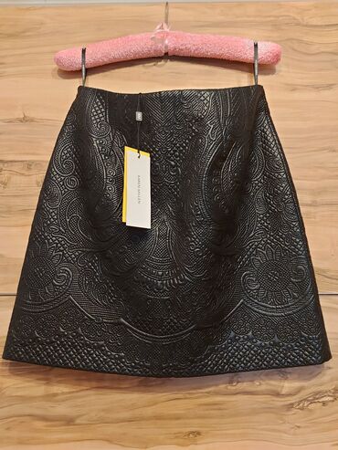 qara məxmər ətəklər: Мини Юбка, Karen Millen, Кожа, M (EU 38)