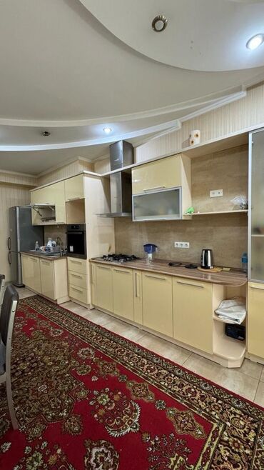 снять квартиру в заре: 3 комнаты, 152 м², Элитка, 1 этаж, Косметический ремонт