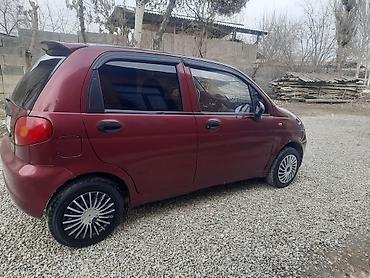 Другие автомобили: Компактный городской хэтчбек, 5 дверей, бордовый цвет. Основные — 4