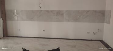 Укладка плитки: Подготовка стен для грунтовки, Резка плитки, Гидроизоляционные работы | Керамическая плитка, Керамогранитая плитка, Зеркальная плитка | Раскладка в разбежку, Вертикальная укладка, Диагональная укладка Больше 6 лет опыта — 8