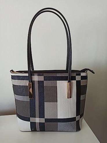 Torbe: Torba je licno moja Lepo ocuvana, nema duzi kais. Nikad nije ni imala — 1