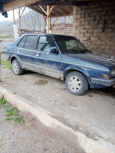 Volkswagen Jetta: 1987 г., 1.8 л, Механика, Бензин, Седан