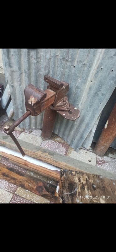 Тиски: Metall dəzgahı üçün stolüstü sıxac (mengene) - Material: tam