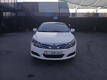 BYD: BYD E5: 2019 г., Электромобиль, Седан — 1